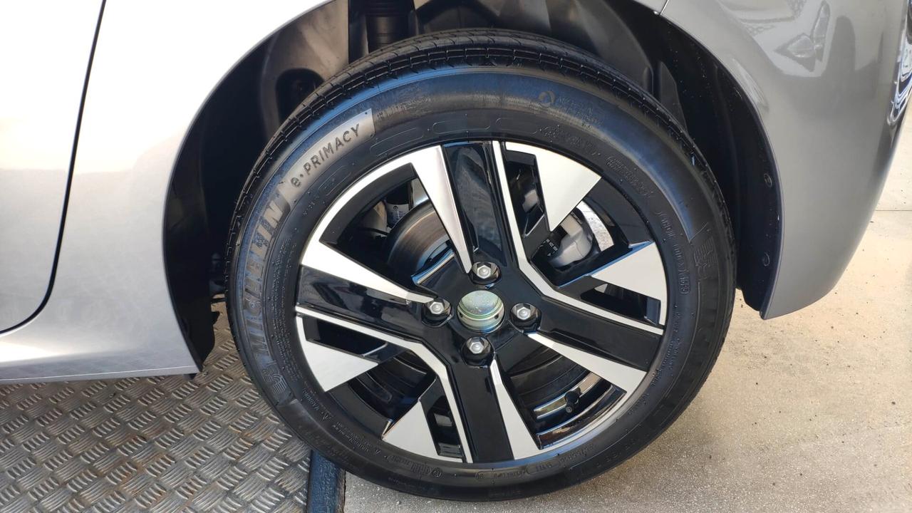 Peugeot 208 Allure 1200 Benz 100 CV Km0