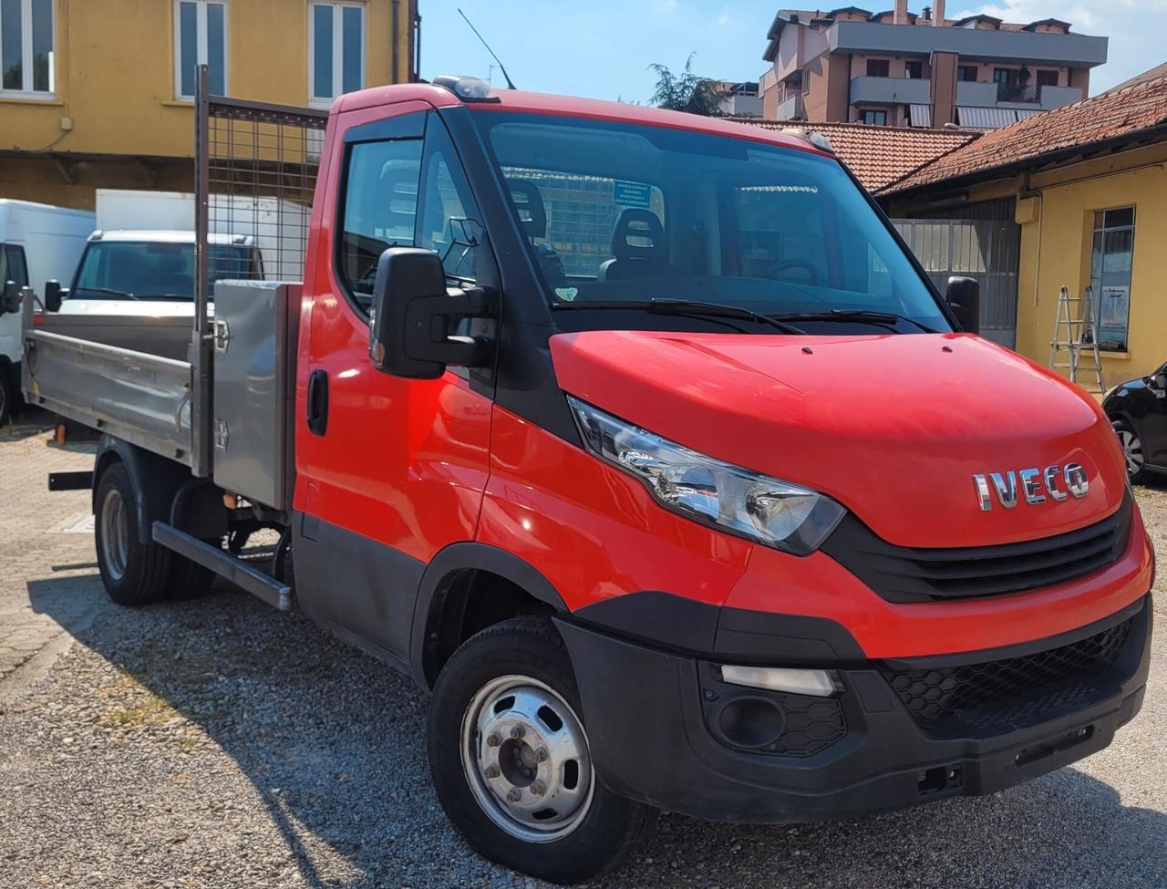 IVECO DAILY RIBALTABILE 35-120 85kW