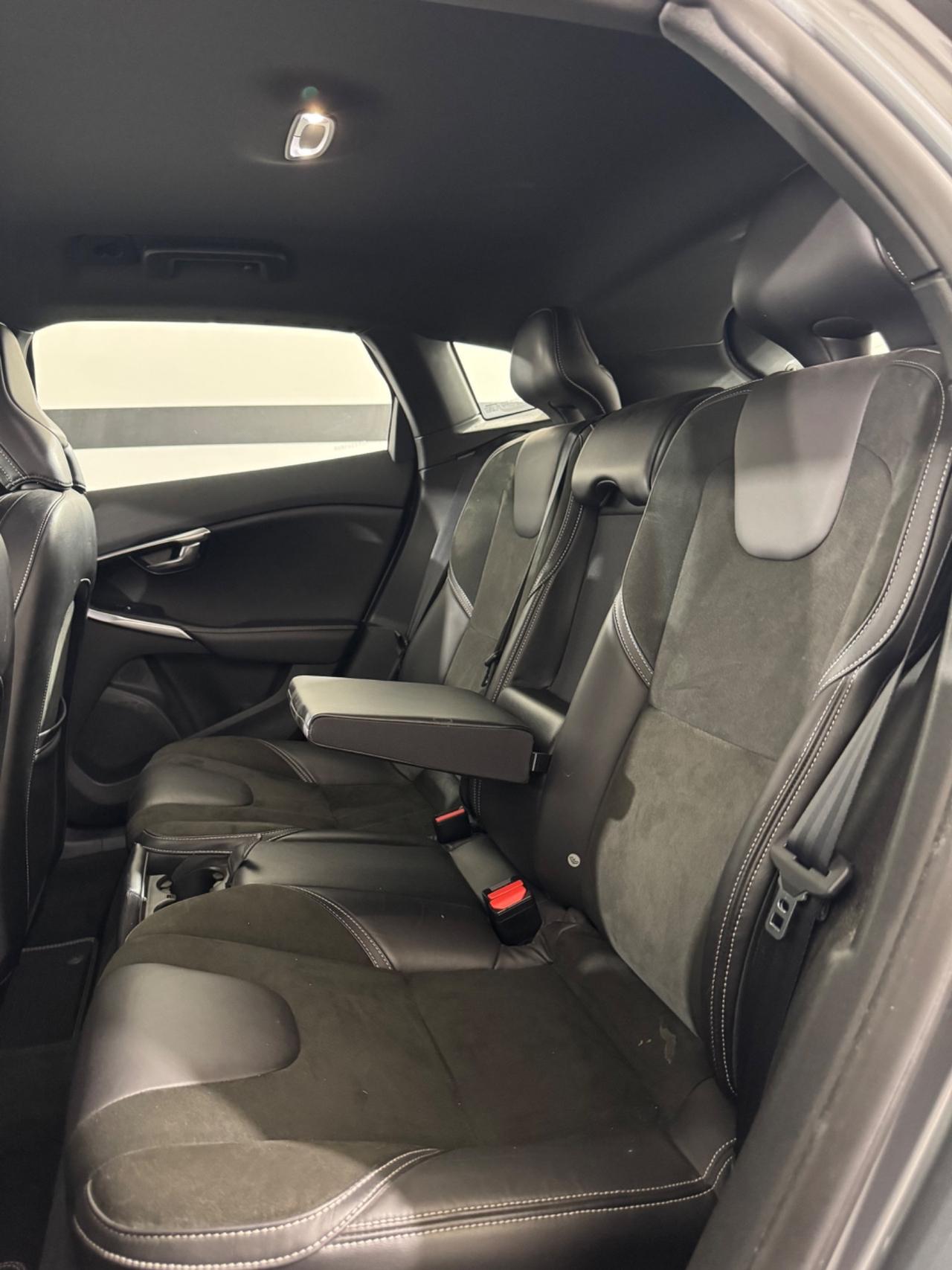 Volvo V40 D2 Geartronic R-design TAGLIANDI VOLVO CASAMADRE