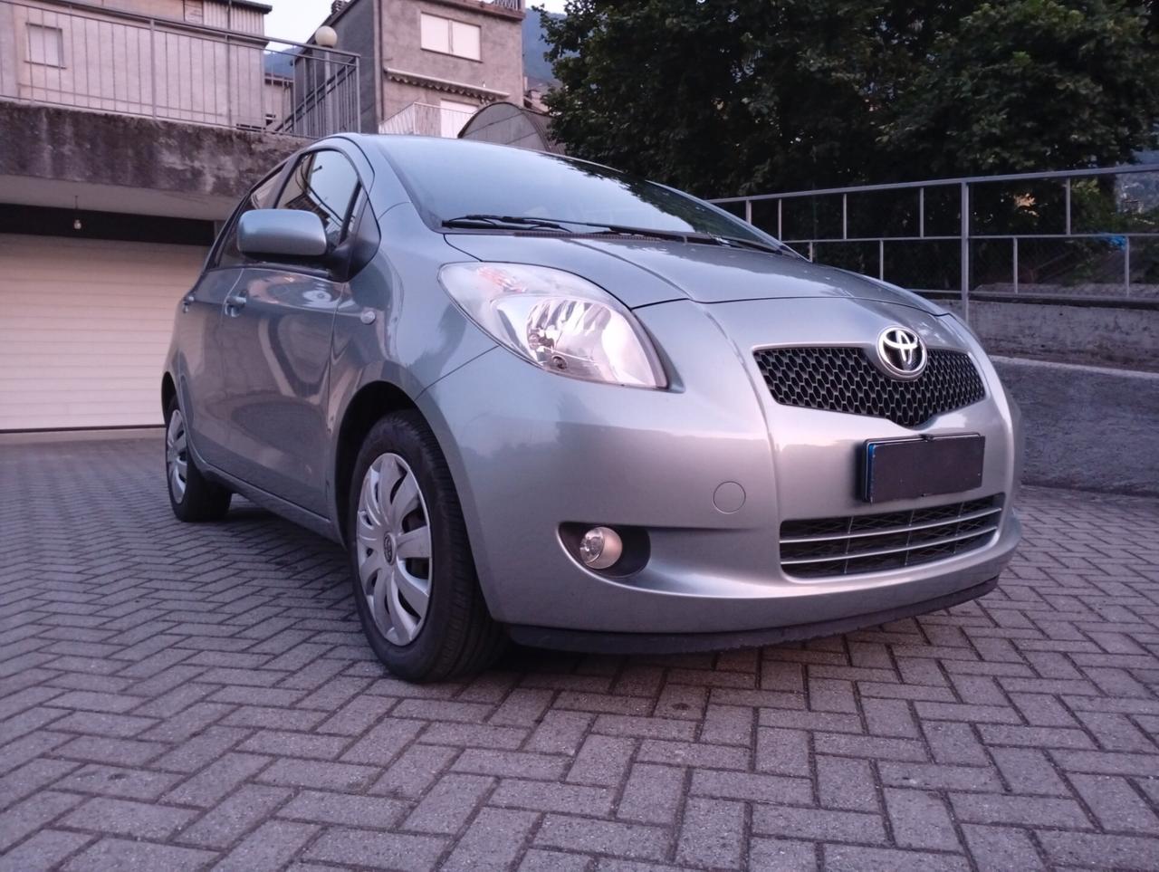 Toyota Yaris 1.0 5 porte AUTOMATICA