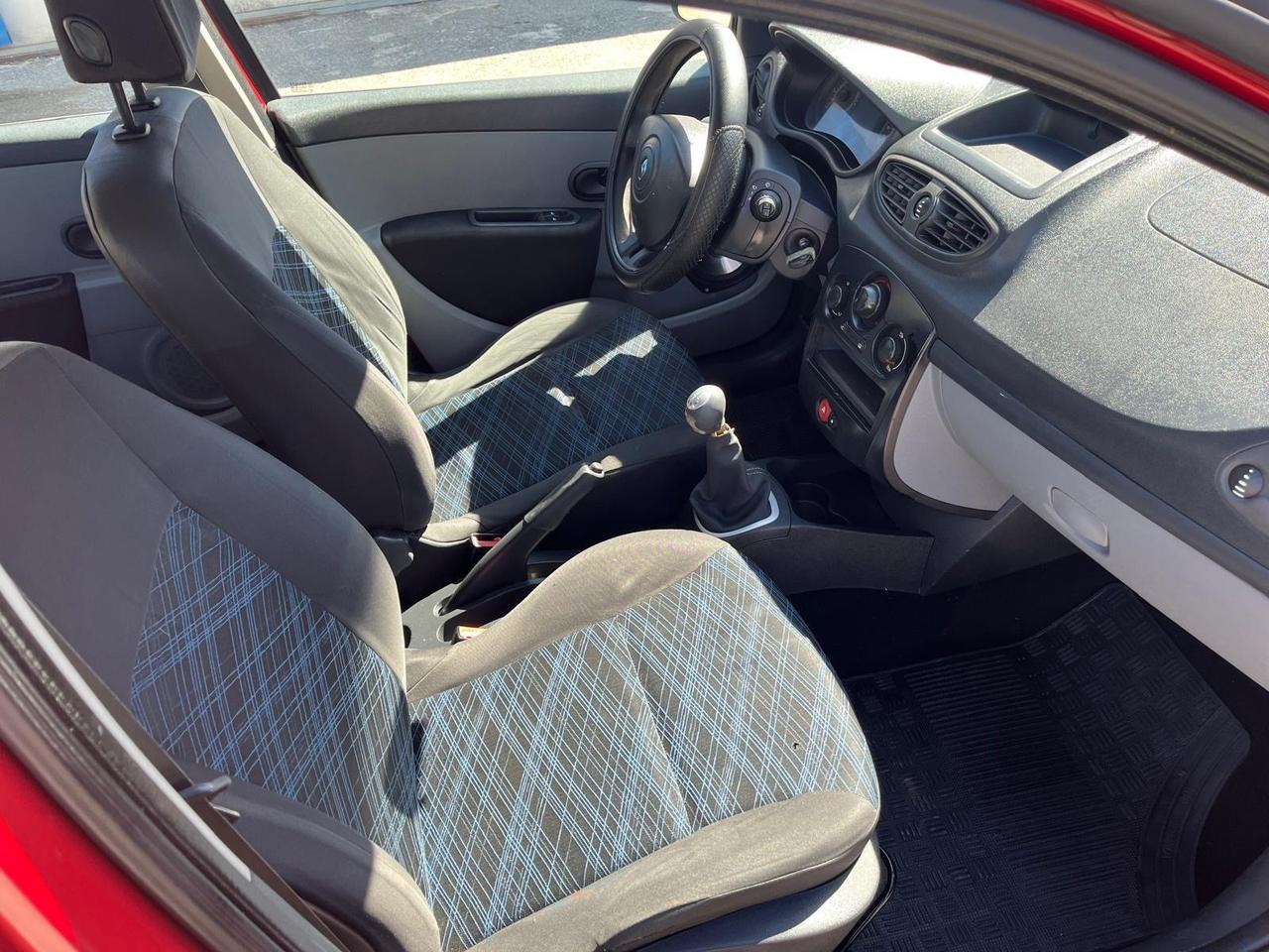 Renault clio 5P-1.2 benz - full -2007