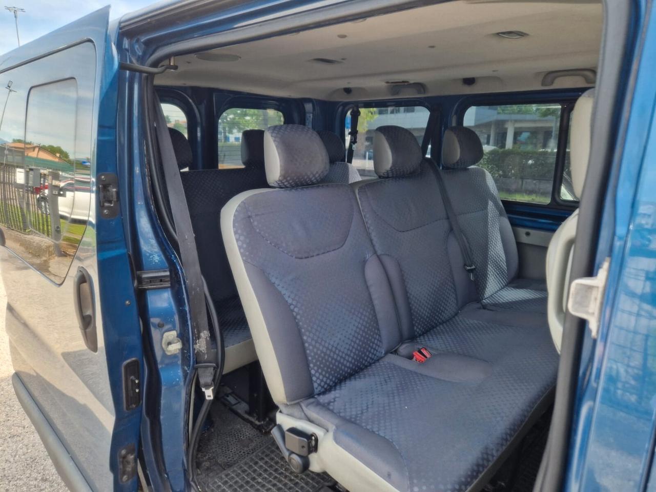 Renault Trafic T29 2.5 dCi/115 PC-TN Passenger Confort 9 POSTI