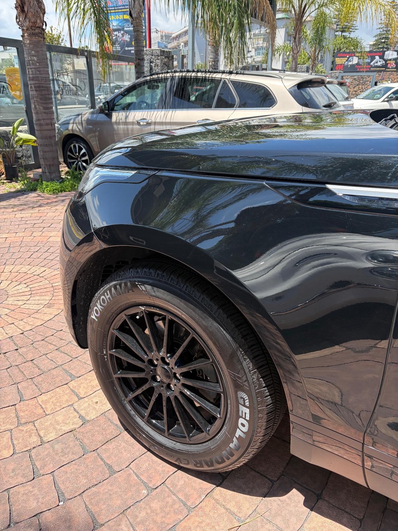 Land Rover Range Velar 2.0D I4 180 CV R-Dynamic