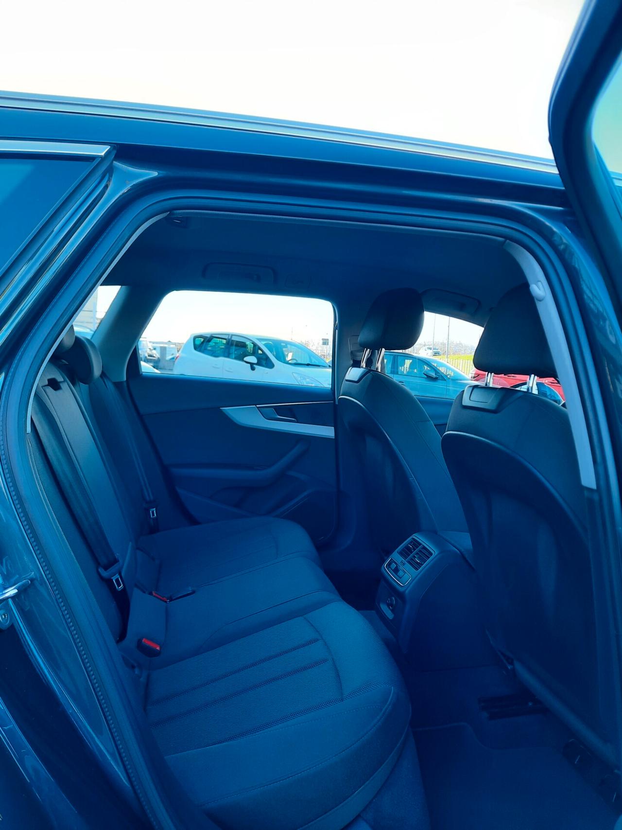 Audi A4 Avant 35 TDI S tronic Sport cokpit radar