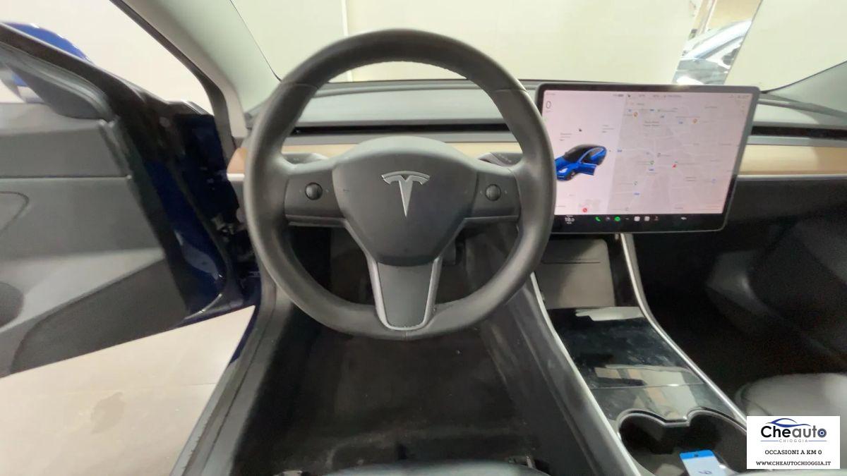 TESLA - Model 3 - Standard Range