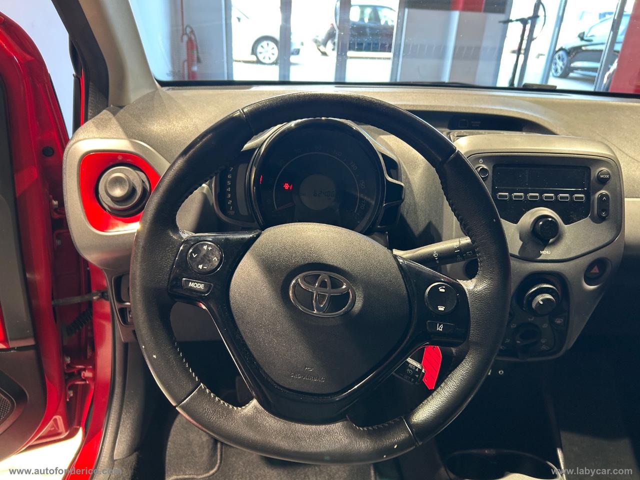 TOYOTA Aygo 1.0 VVT-i 72 CV 5p. x-clusiv