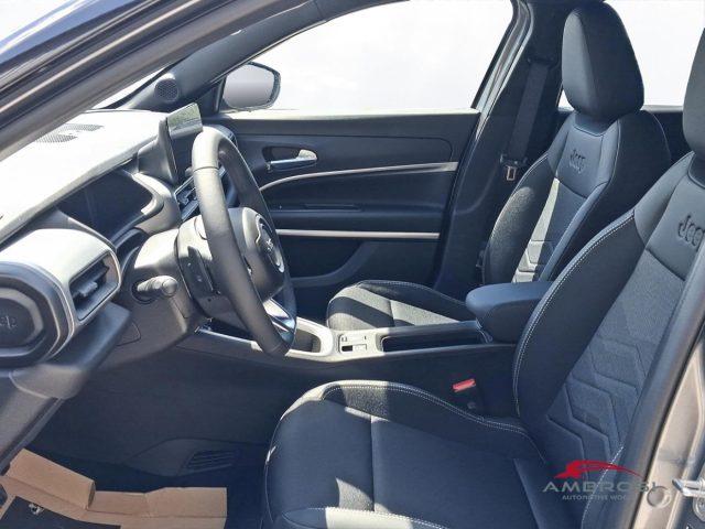 JEEP Avenger E-Hybrid Summit
