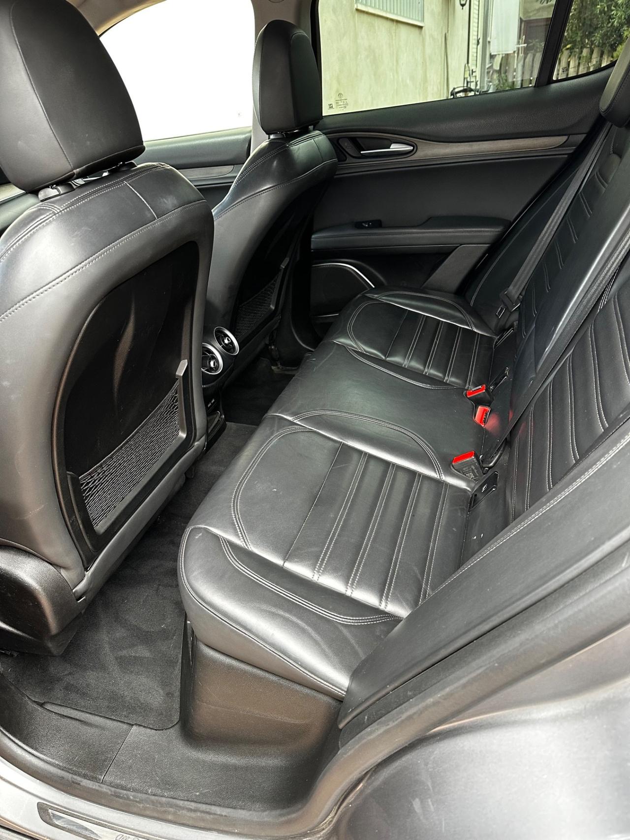 Alfa Romeo Stelvio 2.0 Turbo 200 CV AT8 Q4 Executive