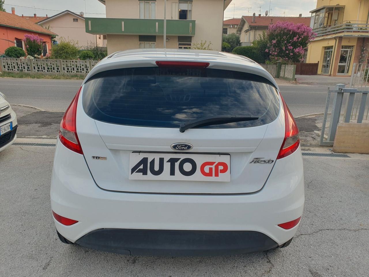 Ford Fiesta 1.4 TDCi 68CV Neopatentati 2010