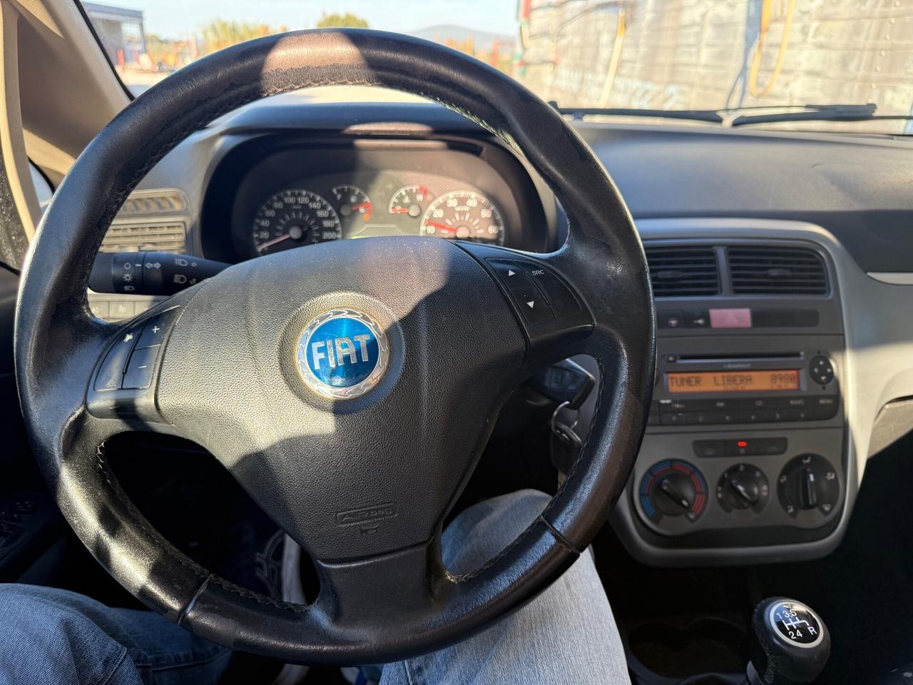 Fiat grande punto 1.2 benzina 65cv NEOPATENTATI