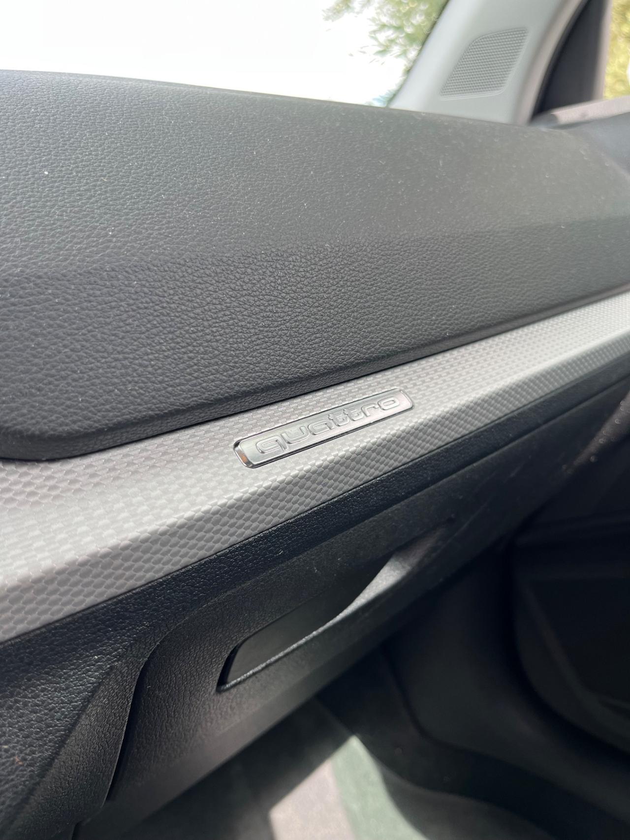 Audi Q2 35 TDI quattro S tronic Identity Black