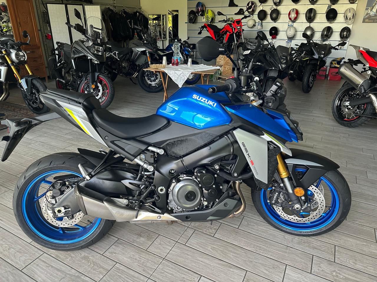 Suzuki GSX S 1000