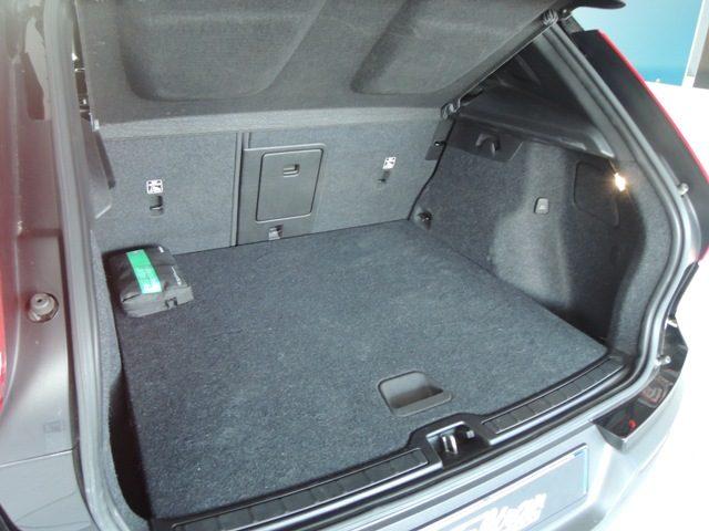 VOLVO XC40 T3 Geartronic Momentum