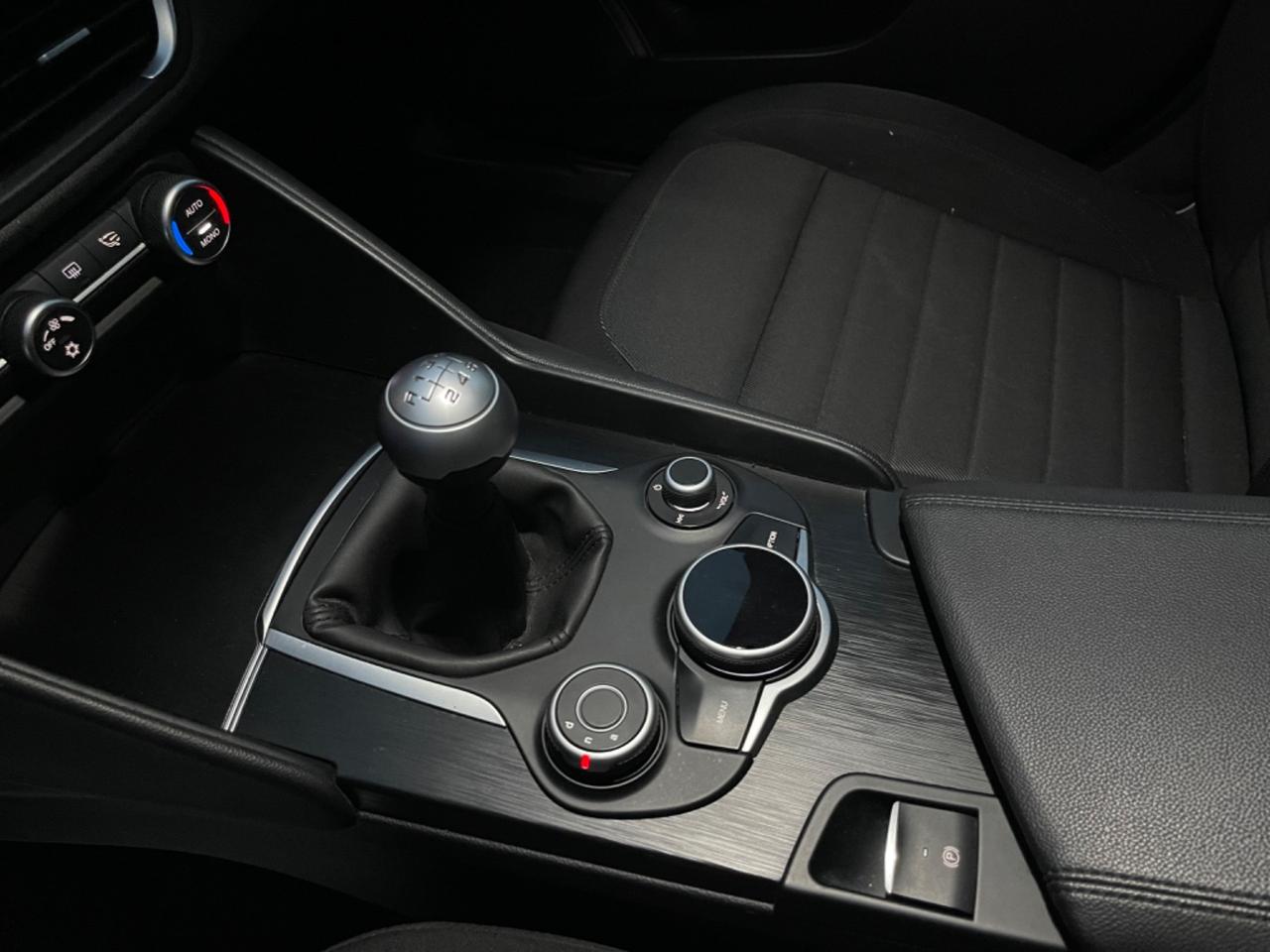 Alfa Romeo Giulia 2.2 Turbodiesel 150 CV 89.000 CERTIFICATI!