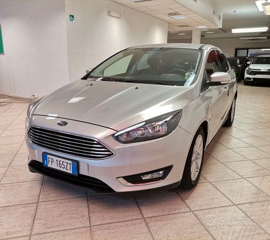 FORD Focus 1.0 Ecoboost 2017 Titanium km 12.000