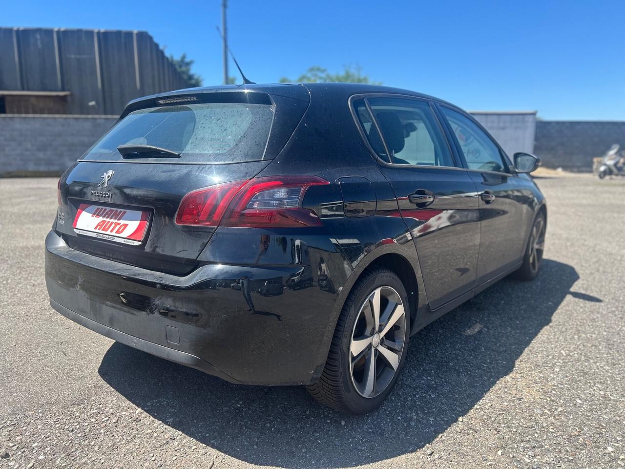 Peugeot 308 BlueHDi 120 LEGGI NOTE.