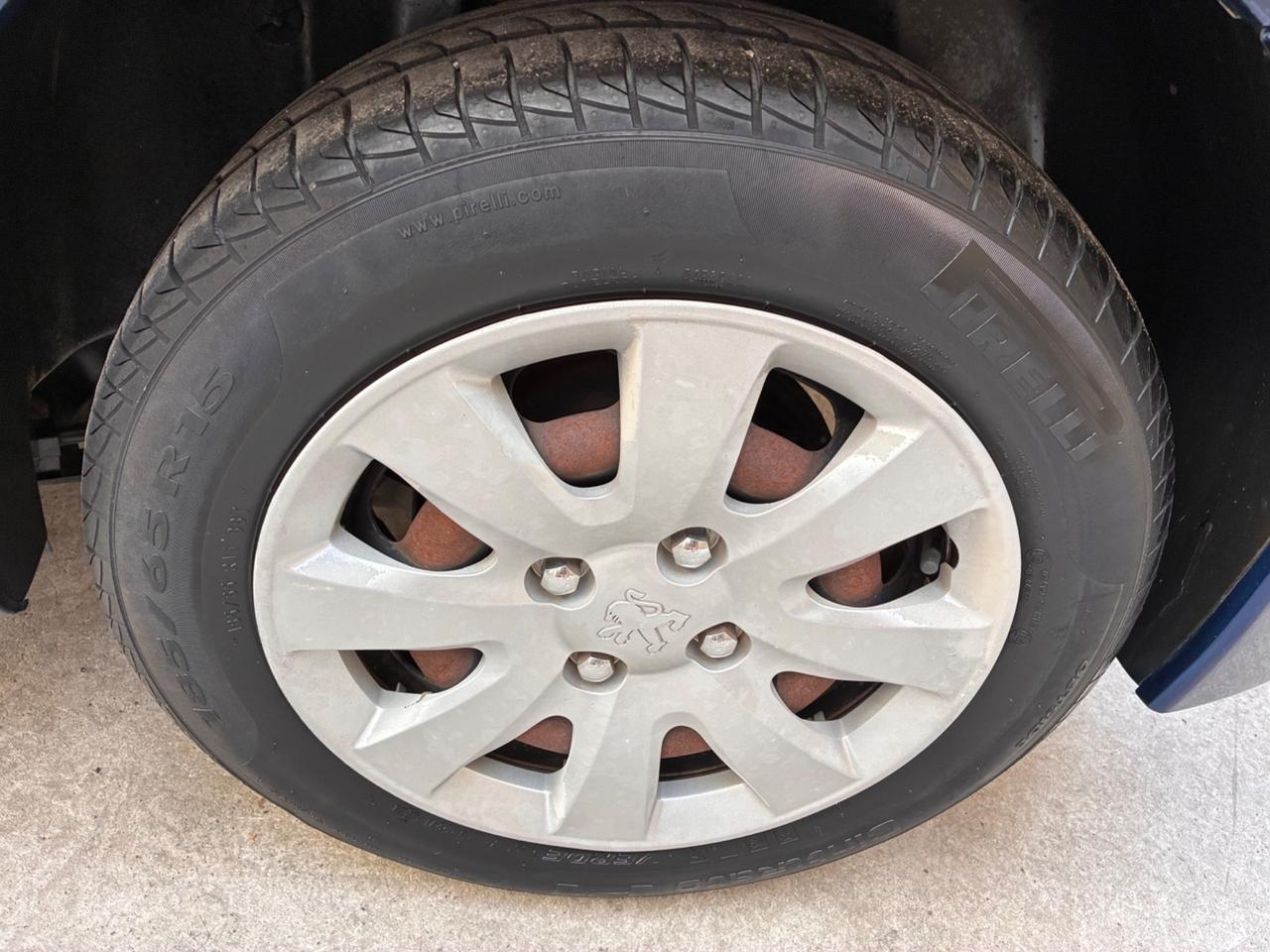 Peugeot 207 benz. NAVI 2009 - appena tagliandata !