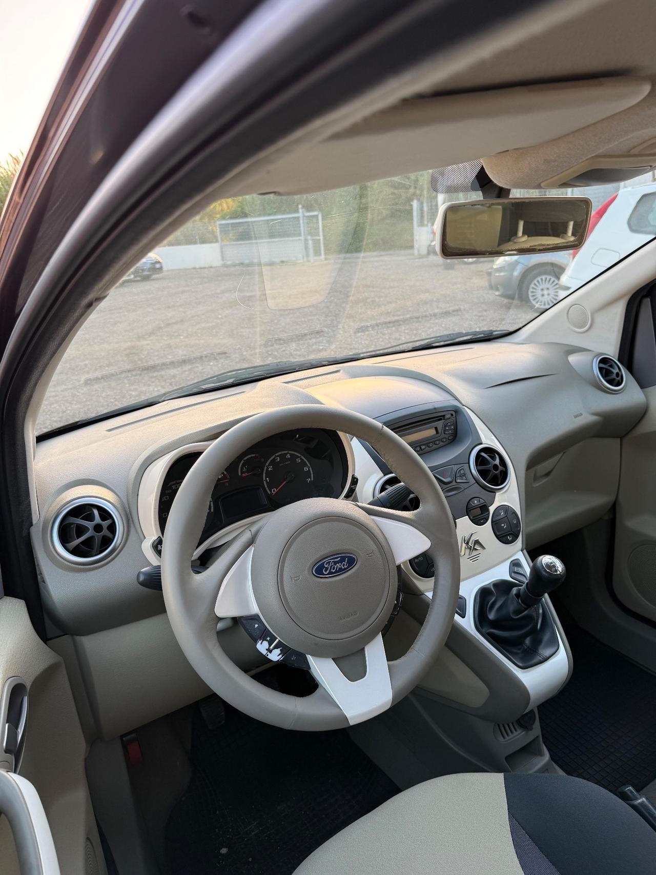 Ford Ka 1.2 8V 69CV Titanium