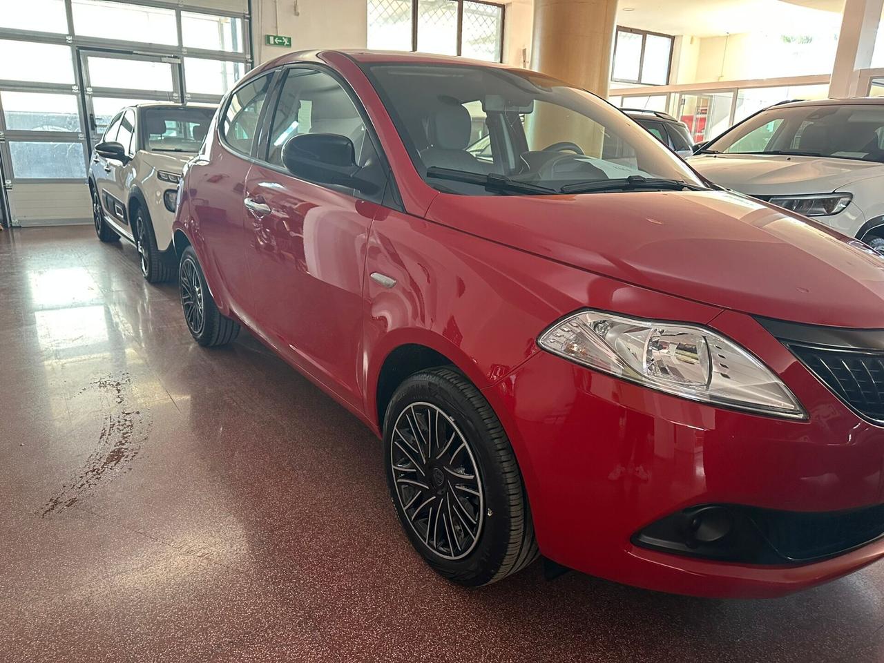 Lancia Ypsilon 1.0 FireFly 5 porte S&S Hybryd Gold