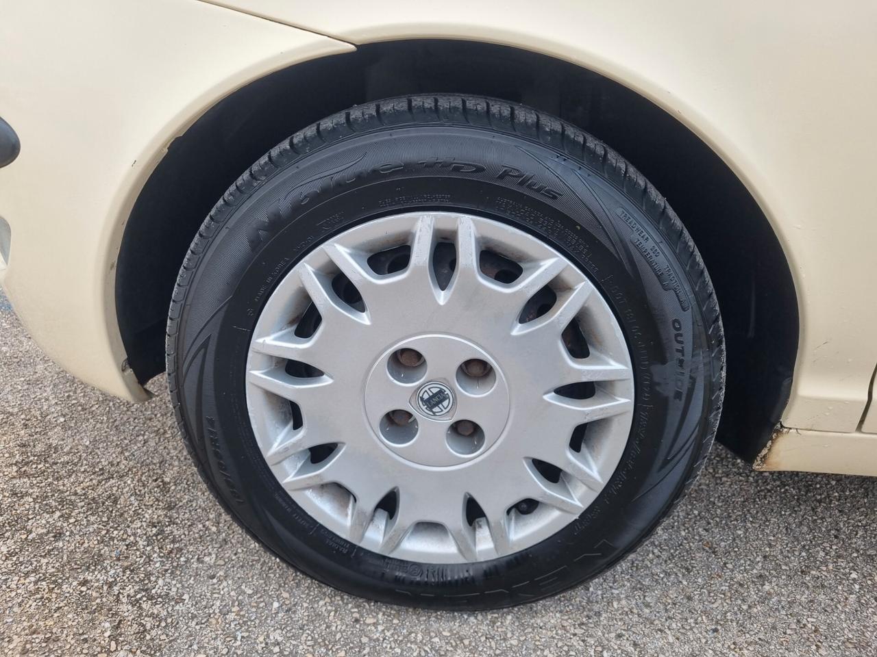 Lancia Ypsilon 1.2 16V Oro