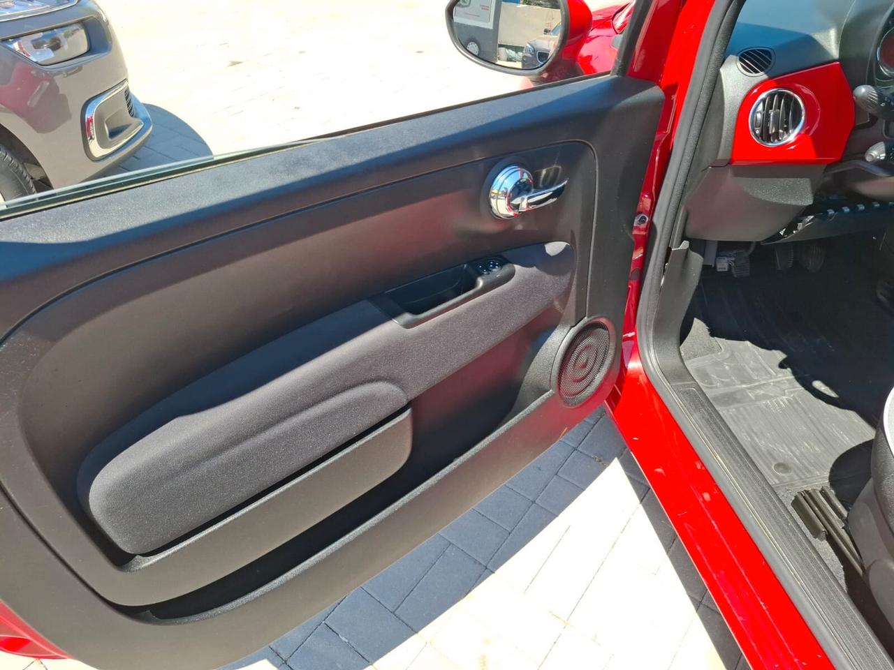 Fiat 500 1.0 Hybrid Dolcevita 67.000 KM Neopatentati