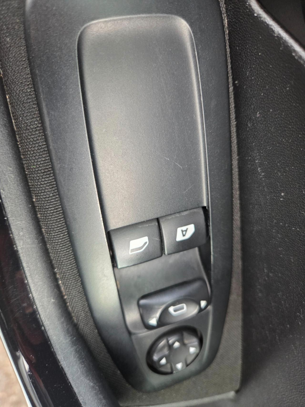 Peugeot 208 1.4 HDi 5 porte Allure