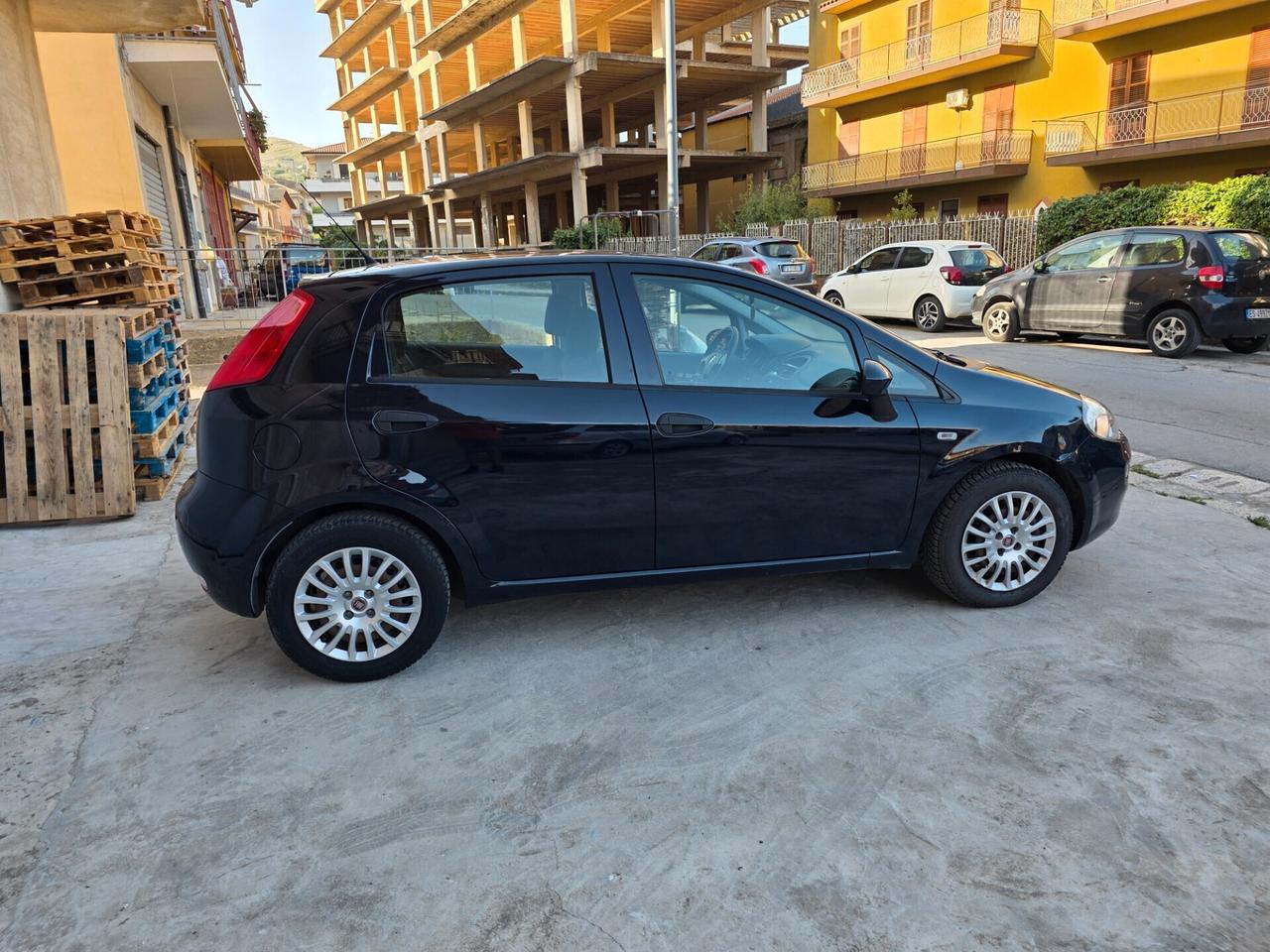 Fiat Punto 1.3 MJT II 75 CV 5 porte Street