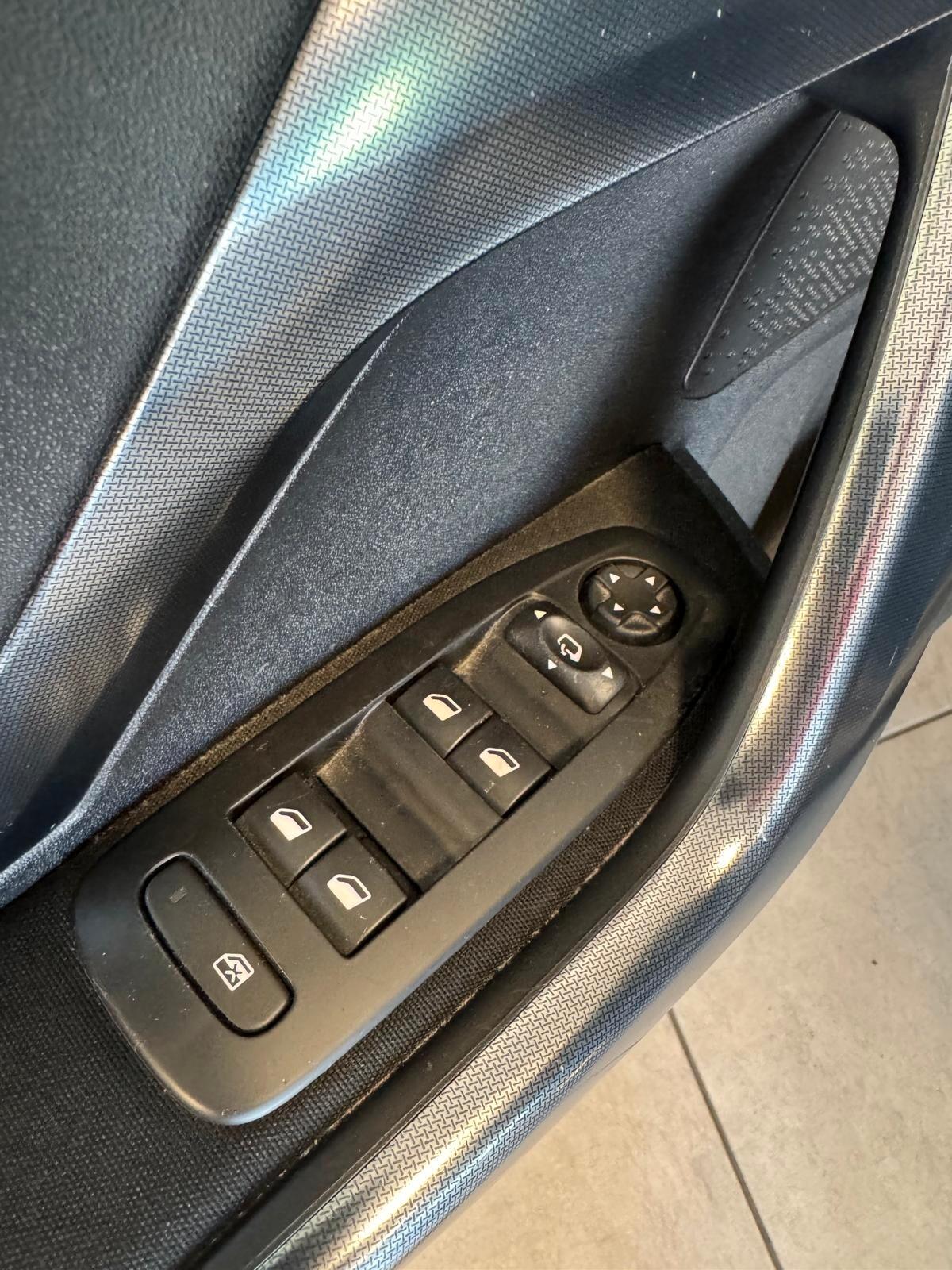 Peugeot 2008 1.6 e-HDI 92CV S&S ALLURE 2014