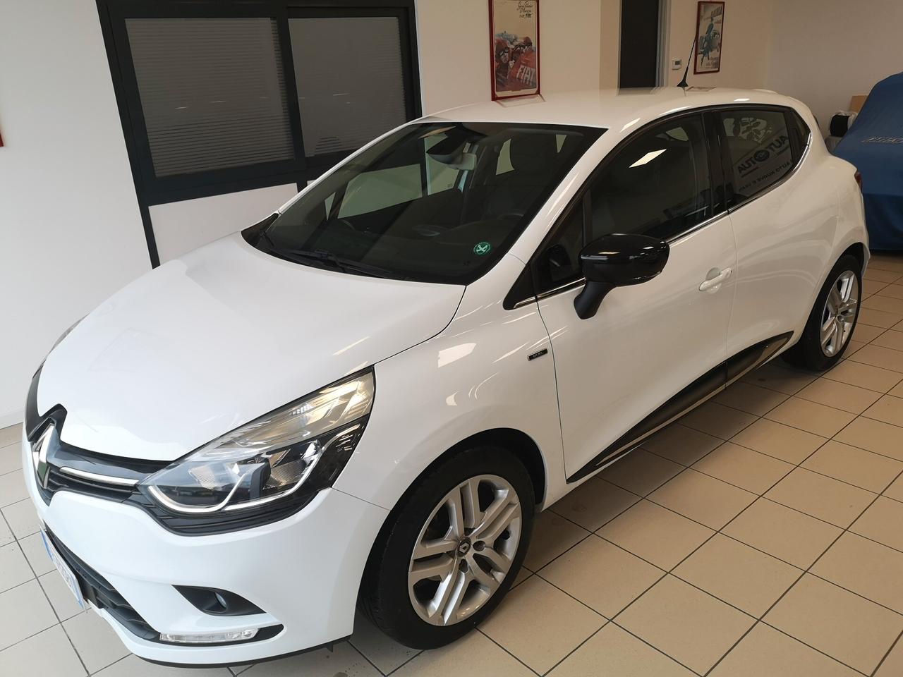 Renault Clio 1.2 75 CV 5 porte Duel