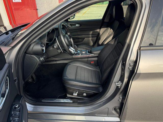 ALFA ROMEO Giulia 2.2 160 CV AT8 Executive Ambient Lighting/adaptive