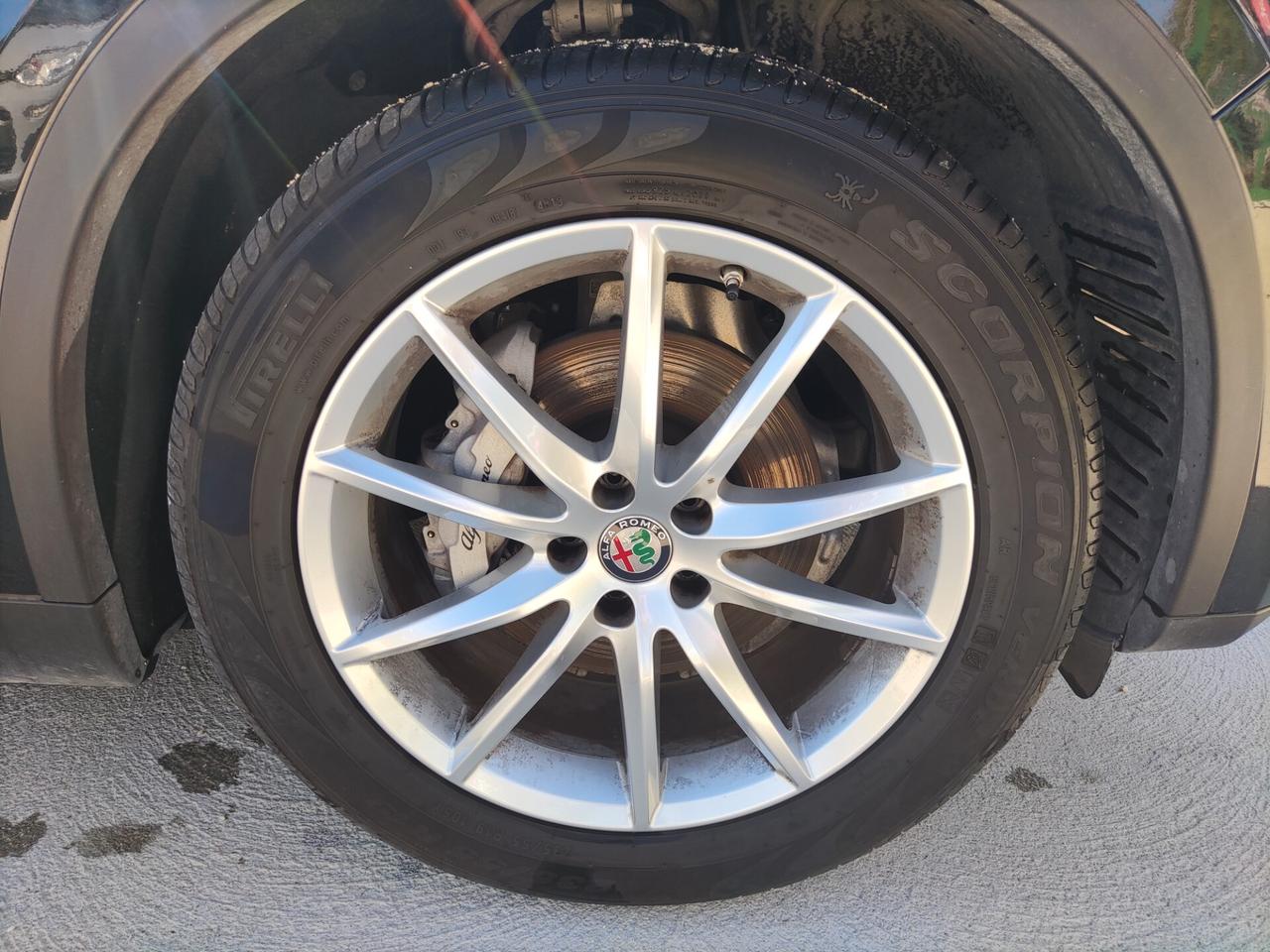 Alfa Romeo Stelvio 2.2 Turbodiesel 190 CV AT8 RWD Super