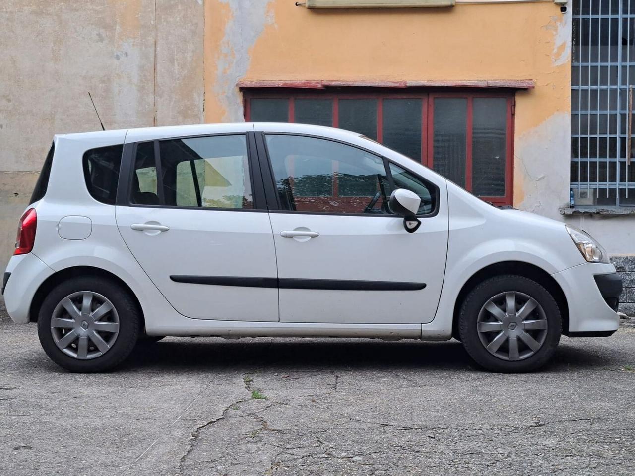 Renault Modus Grand 1.2 16V TCE Live