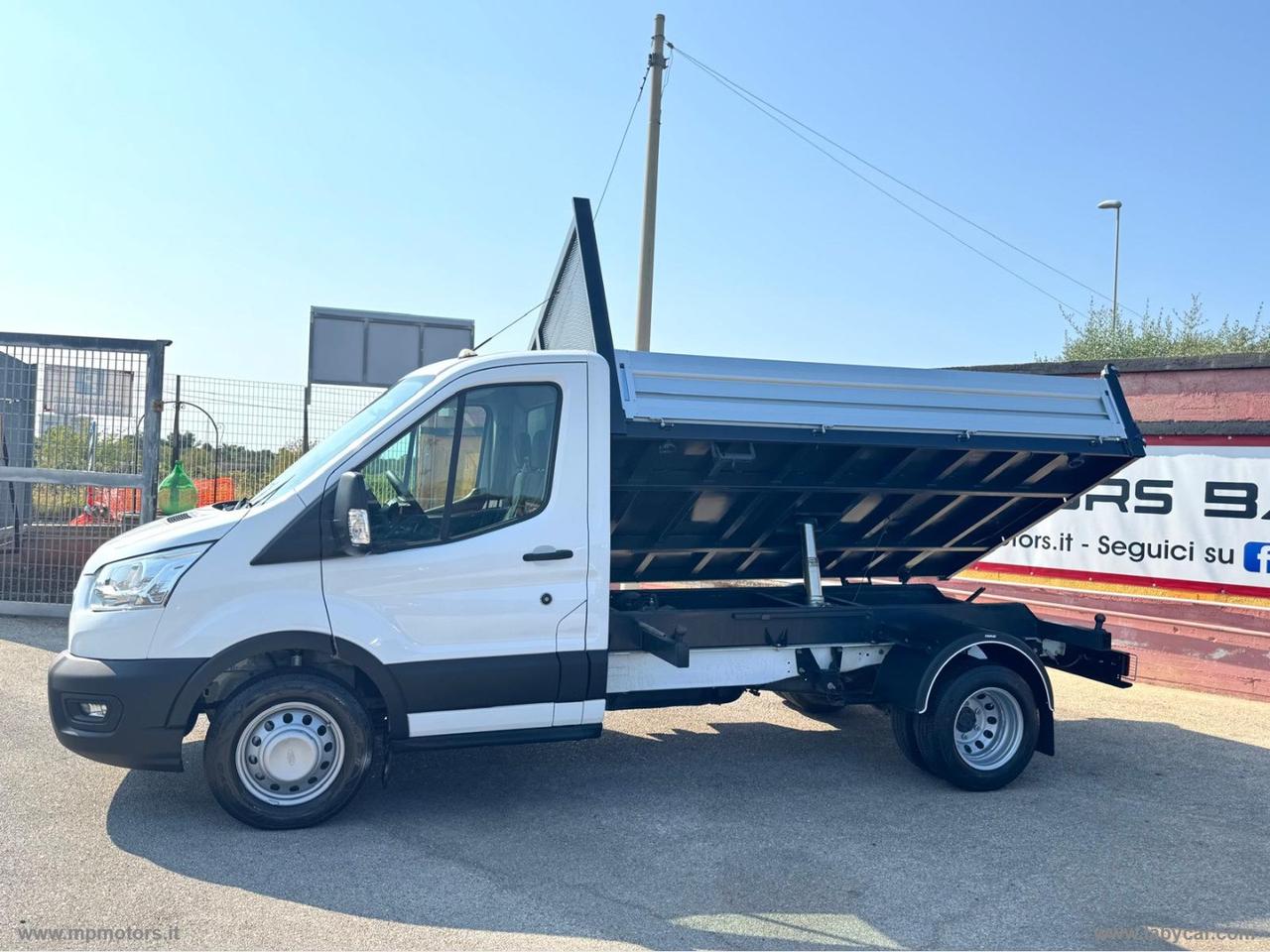 TRANSIT 2.0 130CV RIBALTABILE TRILATERALE GEMELLATO