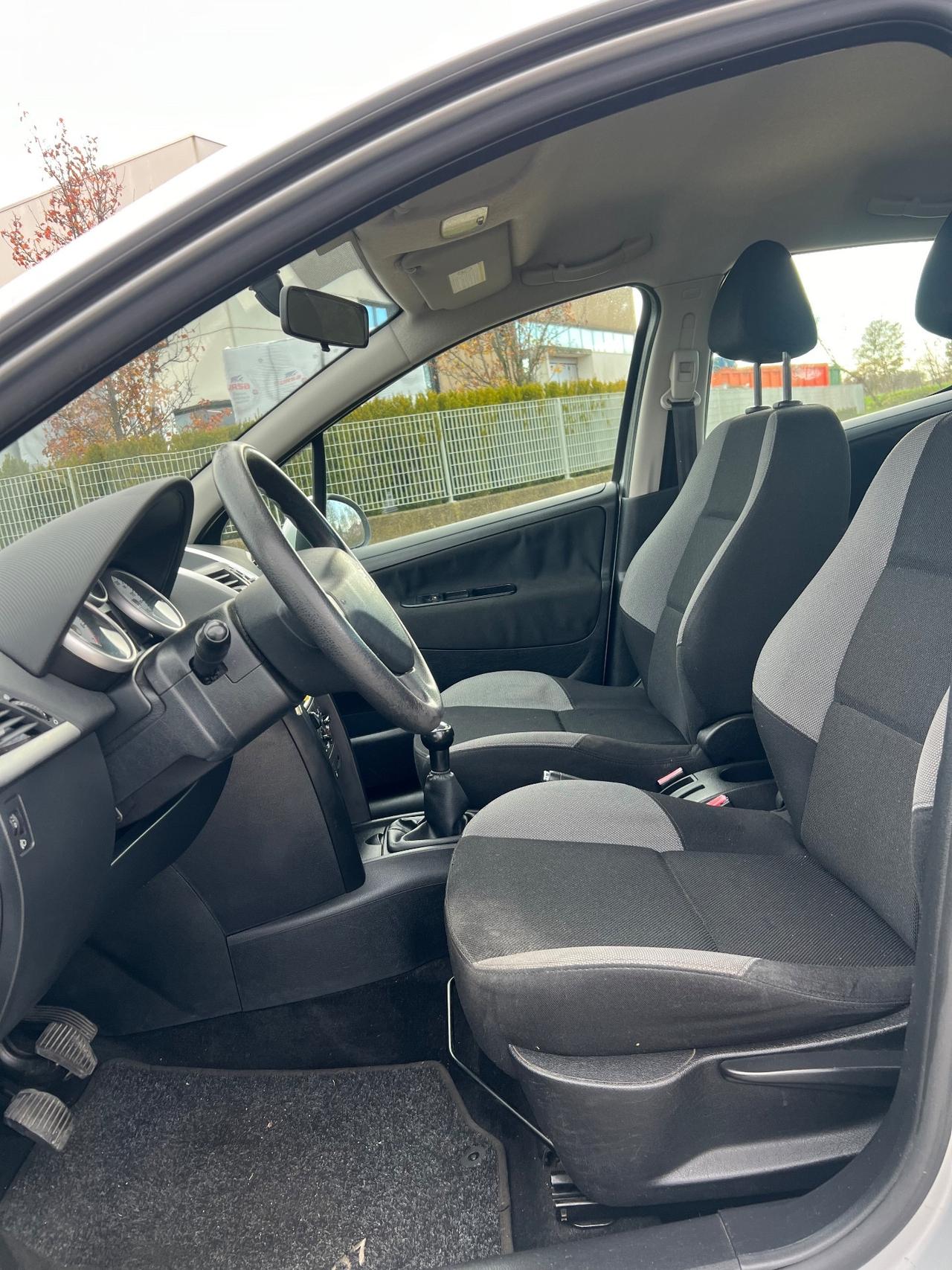 Peugeot 207 1.4 8V 75CV 5p. Energie