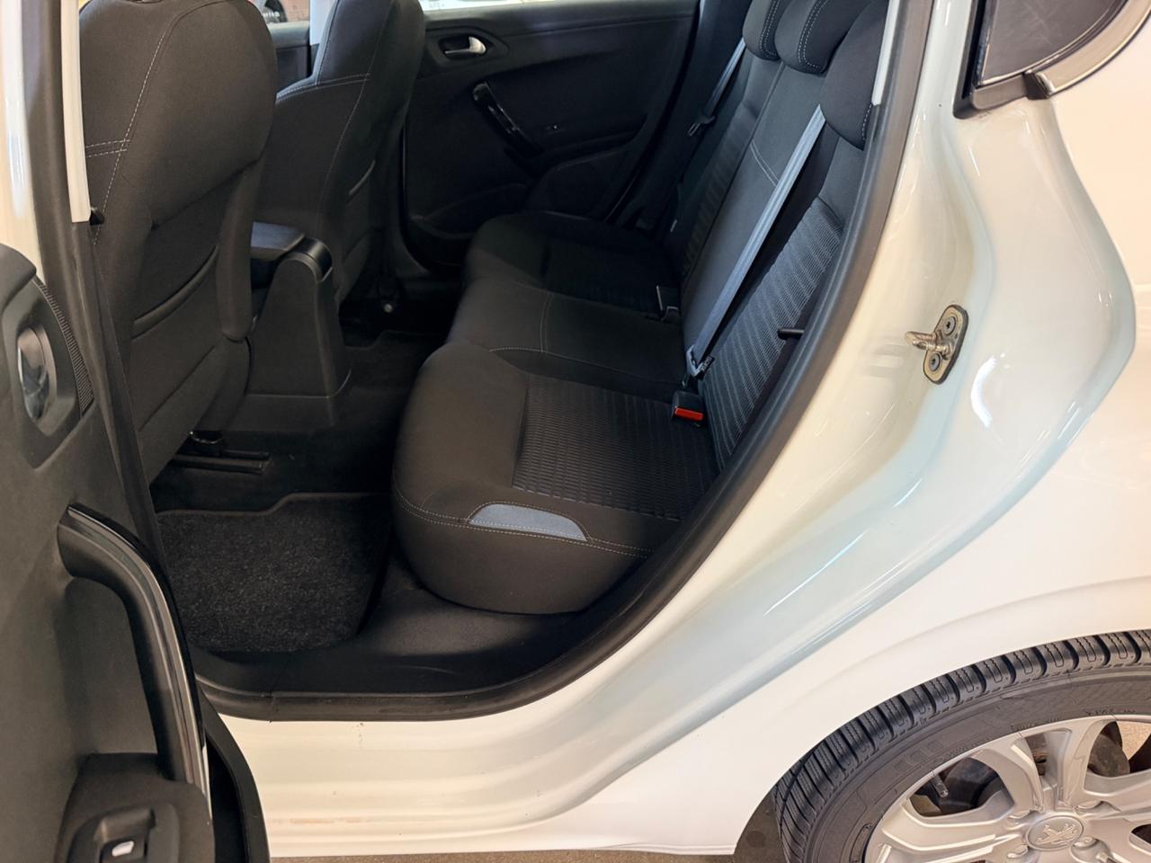 Peugeot 208 1.2 VTi 82 CV 5 porte Allure