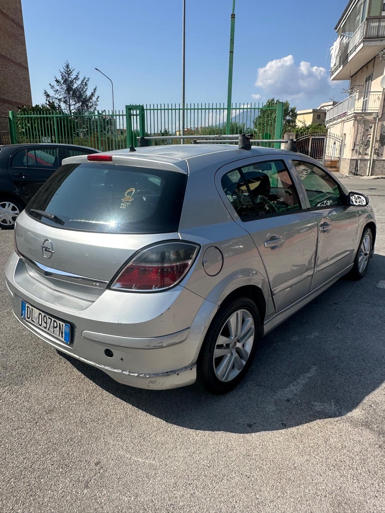 Opel Astra 1.6 T 16V 5 porte Cosmo