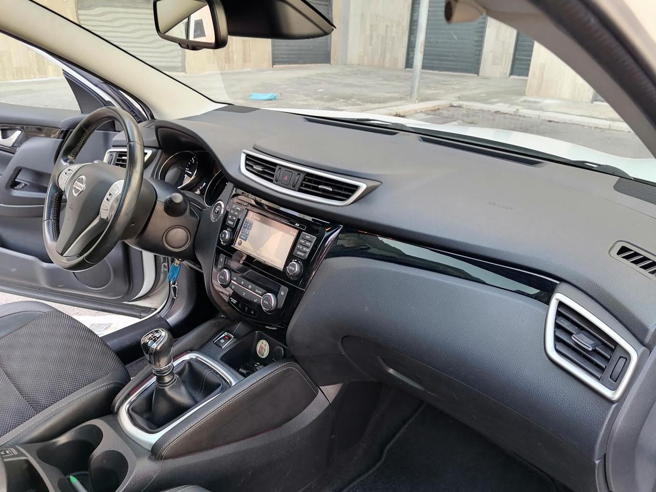 Nissan Qashqai 1.5 dCi DPF TEKNA TETTO FULL