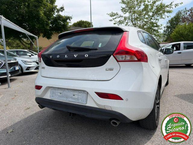 VOLVO V40 D2 Momentum Navi Led