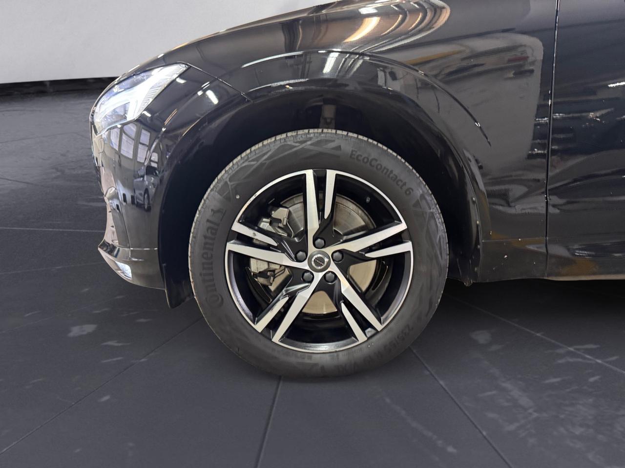 VOLVO XC60 2.0 b4 R-design awd auto