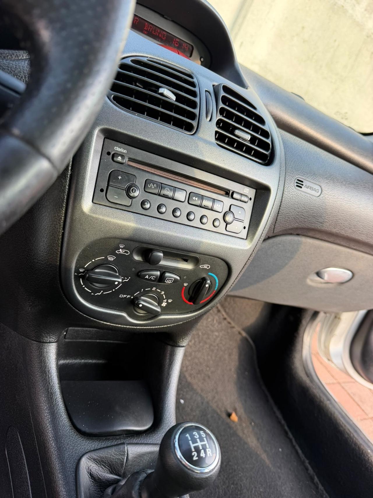 Peugeot 206 1.4 5p. Enfant Terrible