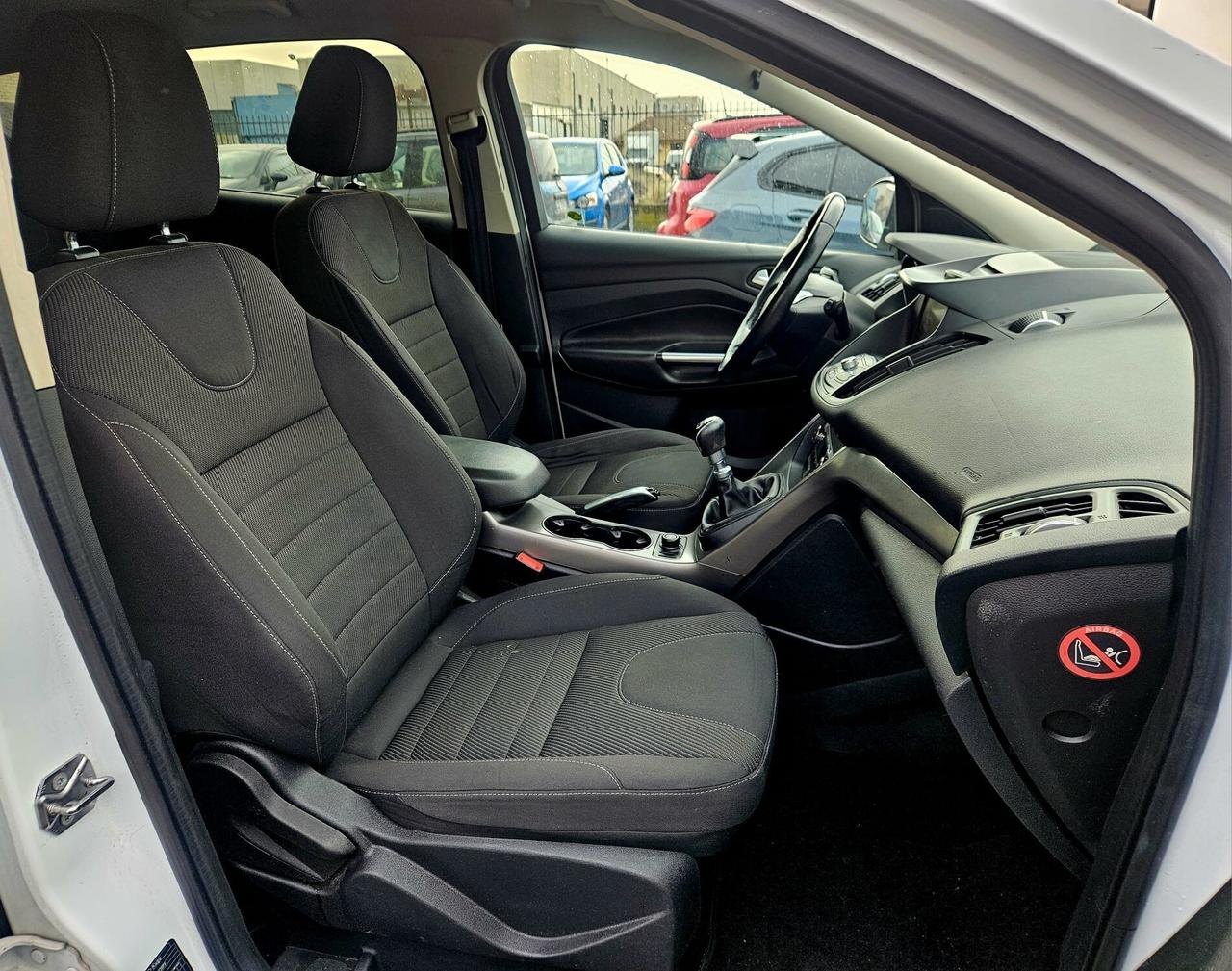 Ford Kuga 2.0 TDCI 150 CV S&S 2WD Titanium