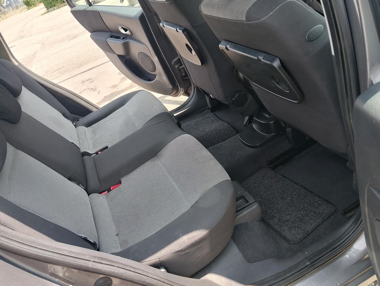 Renault Modus Grand Modus 1.5 dCi 85CV Dynamique