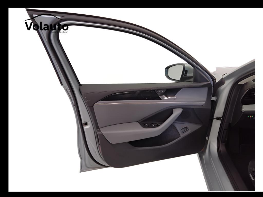 VOLKSWAGEN Passat IX 2024 - Passat 2.0 tdi scr Business 150cv dsg