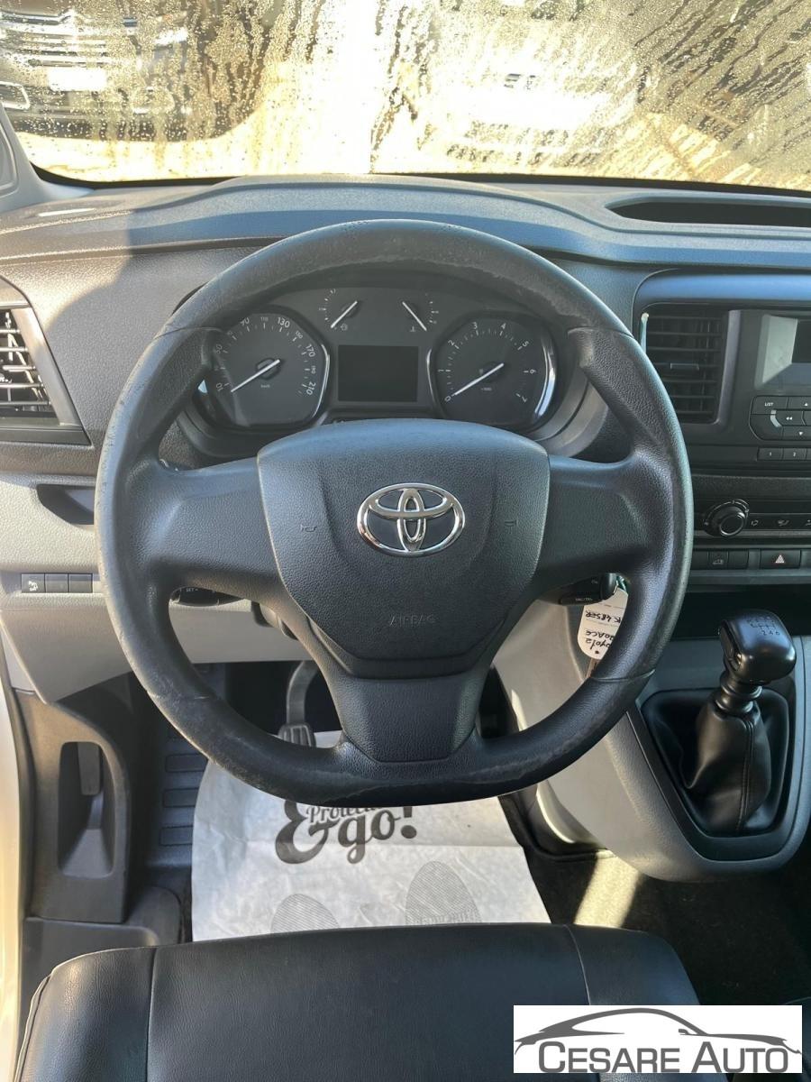 TOYOTA PROACE