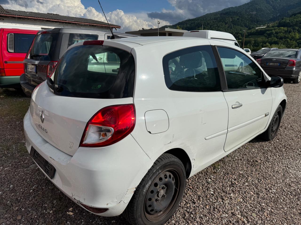 PACCHETTO PER COMMERCIANTI ..4 MACCHINE …Toyota Avensis 2.2 D-4D 16V