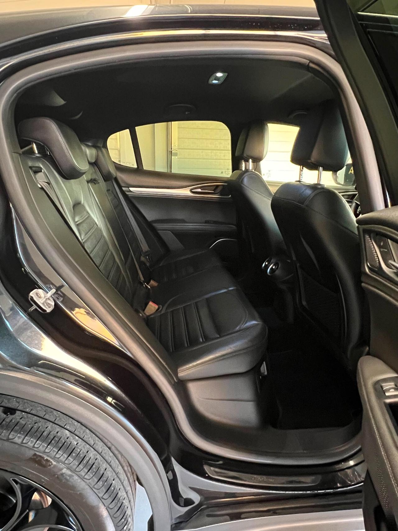 Alfa Romeo Stelvio 2.2 Turbodiesel 210 CV AT8 Q4 Executive