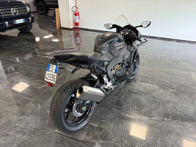 HONDA CBR 1000 RR Fireblade