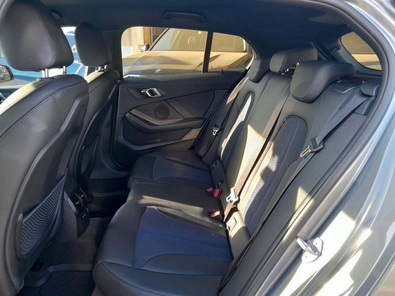 Bmw 118 118d 5p. Msport