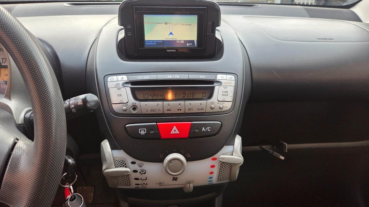 Toyota Aygo 1.0 12V VVT-i 5 porte Lounge Connect unico proprietario