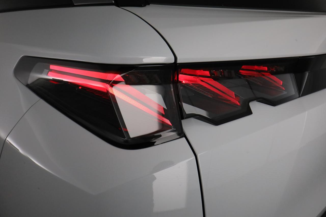 PEUGEOT 5008 3ª serie 5008 Hybrid 145 e-DCS6 GT